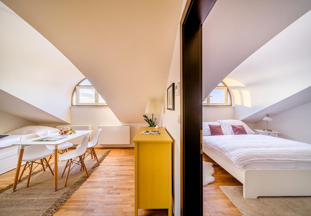 Rooftop Triplex Apartment In Centre Hradec Králové Exteriör bild