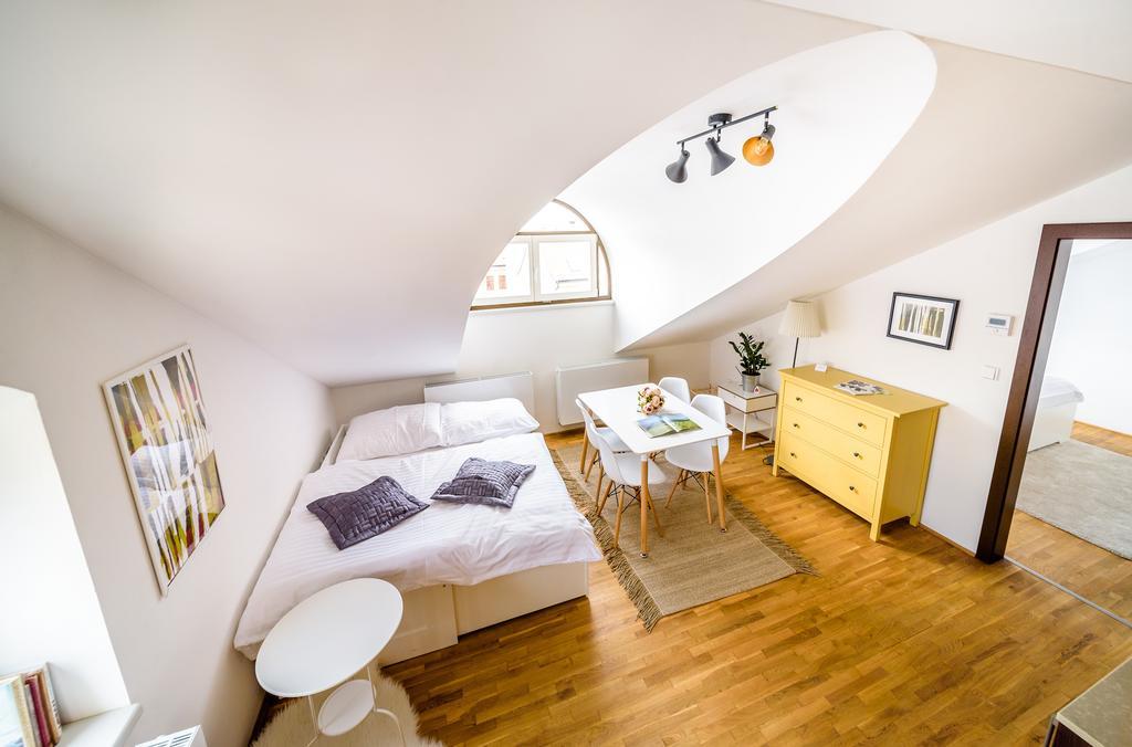 Rooftop Triplex Apartment In Centre Hradec Králové Exteriör bild